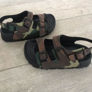 Birki’s youth camouflage sandal.
